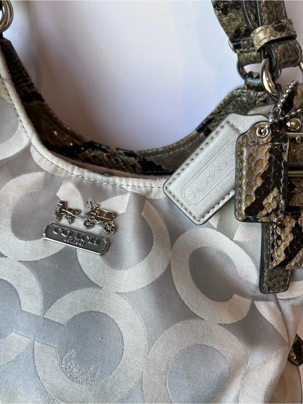 Vintage Coach 17689 Madison Op Art Maggie Shoulder Bag